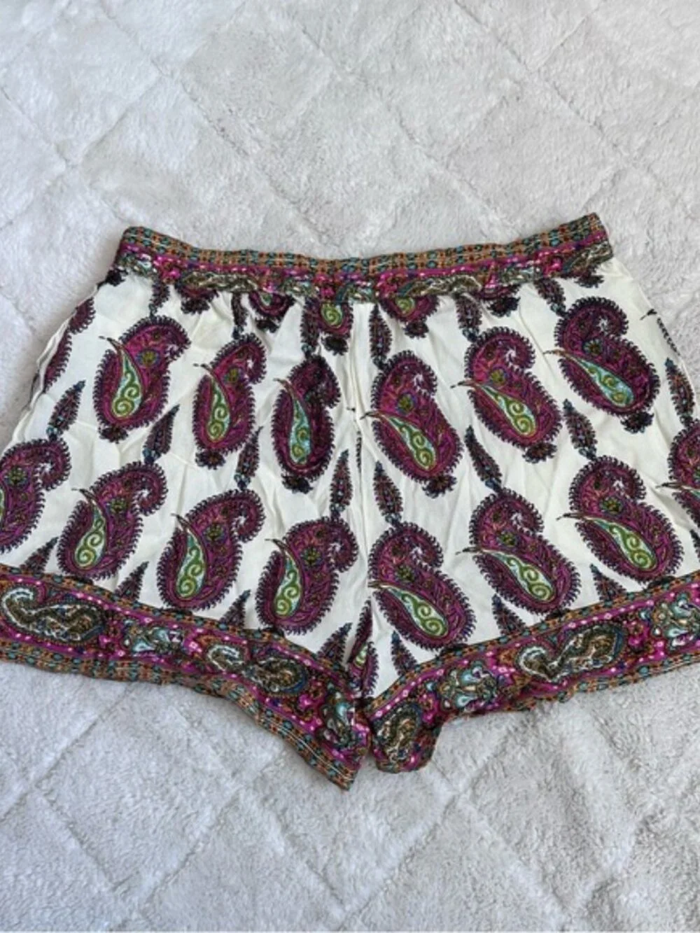 Anthropologie ETT:TWA | Cream Paisley Scarf Print Shorts | Size Small